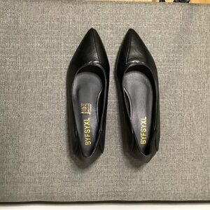 SHEIN Black Pointed Flats